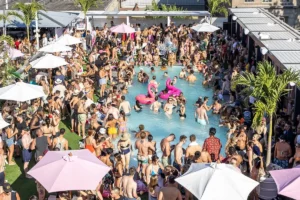 Summer Club | Long Island City, Queens